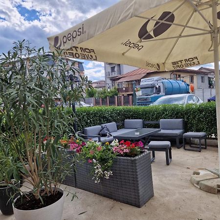 Albert Hotel Roşu Exterior foto