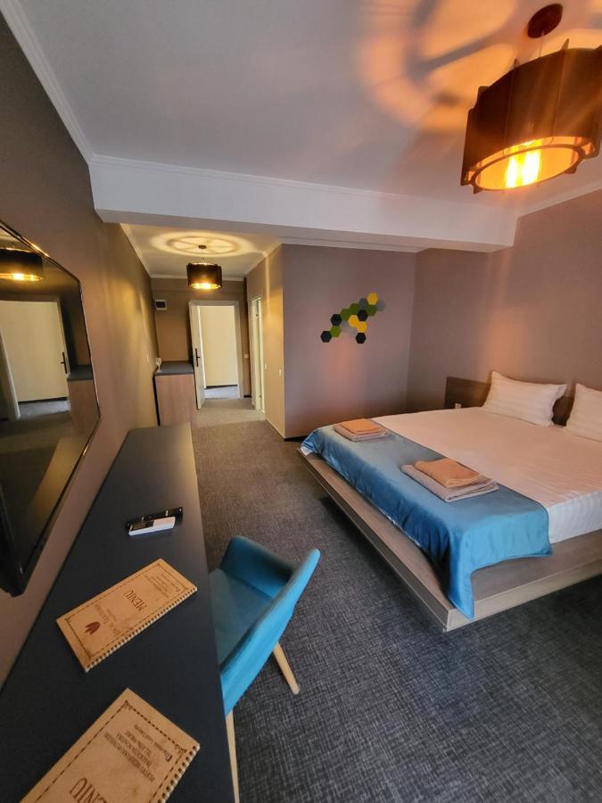 Albert Hotel Roşu Exterior foto