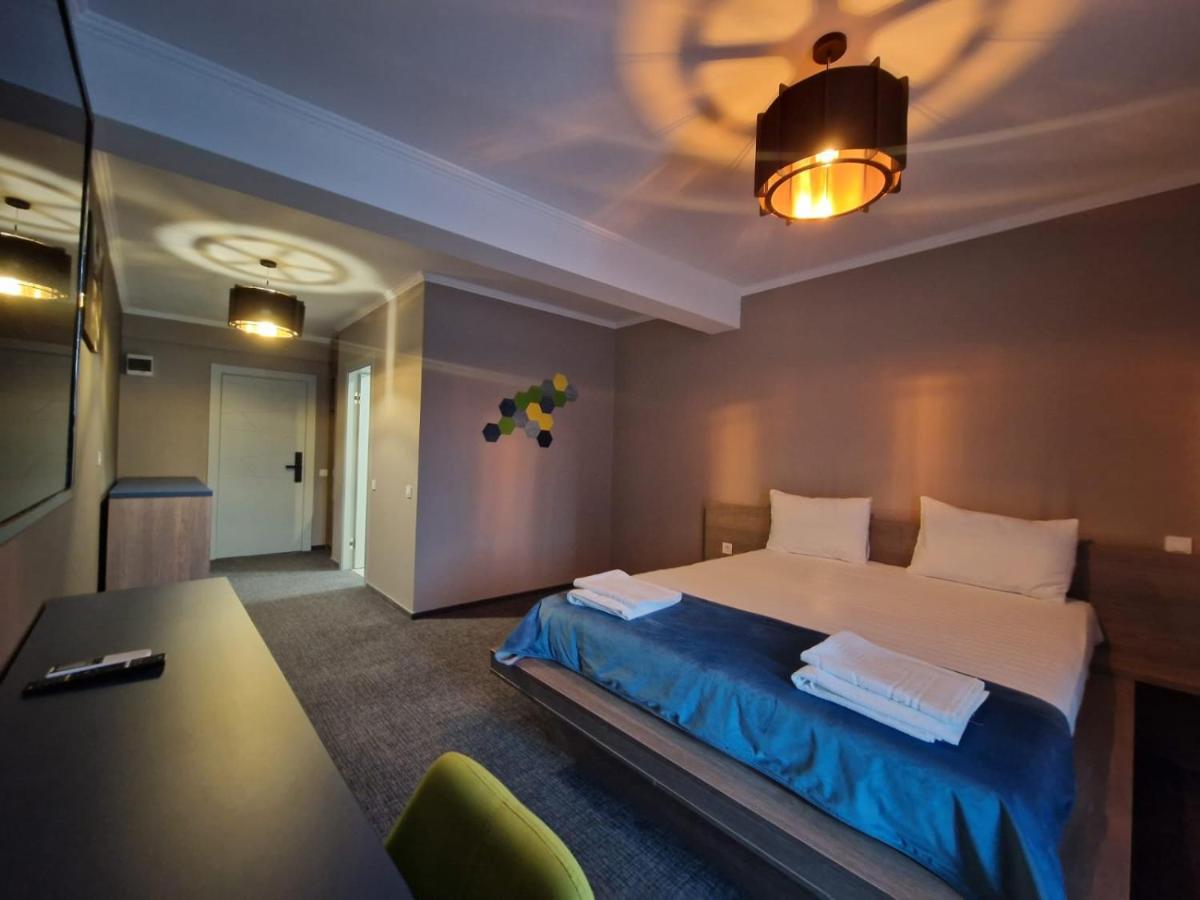 Albert Hotel Roşu Exterior foto